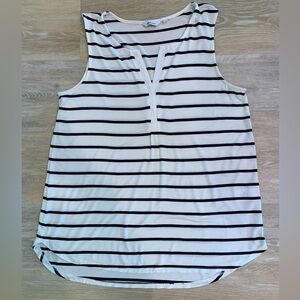 Reitmans Sleeveless Relaxed Fit Tee